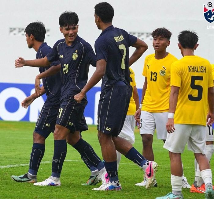  Thái Lan đang chiếm ngôi nhất bảng B với hai trận thắng Brunei 9-0 và Singapore 4-0. Ảnh: FAT 