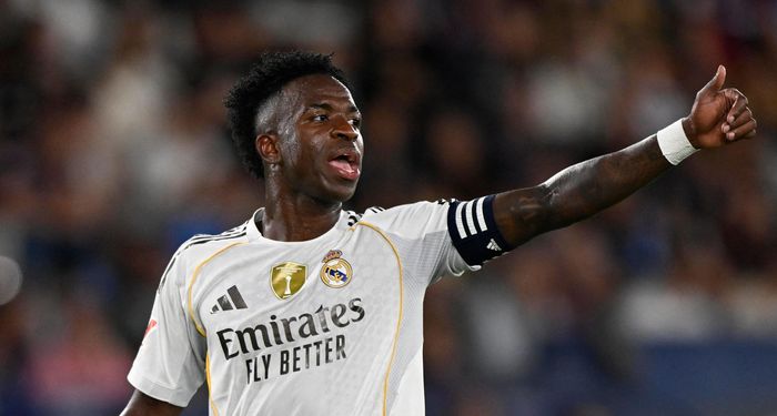  Ở mùa giải 2025/26, Vinicius ghi 20 bàn nhưng vừa cùng Real Madrid trải qua mùa giải đáng quên khi trắng tay ở mọi đấu trường. Vinicius đang cùng tuyển Brazil chuẩn bị cho World Cup 2026. 