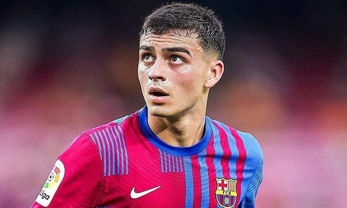  Nhạc trưởng của Barcelona tiếp tục khẳng định vị thế của một trong những tiền vệ toàn diện nhất châu Âu và là linh hồn nơi tuyến giữa của tuyển Tây Ban Nha. 