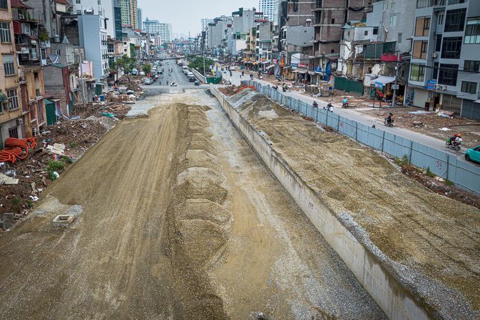  Khi hoàn thiện và đưa vào sử dụng, tuyến đường Vành đai 1 không chỉ góp phần giảm ùn tắc giao thông mà còn nâng cao khả năng kết nối giữa các khu vực nội thành, tạo động lực phát triển kinh tế - xã hội cho khu vực trung tâm Hà Nội. 