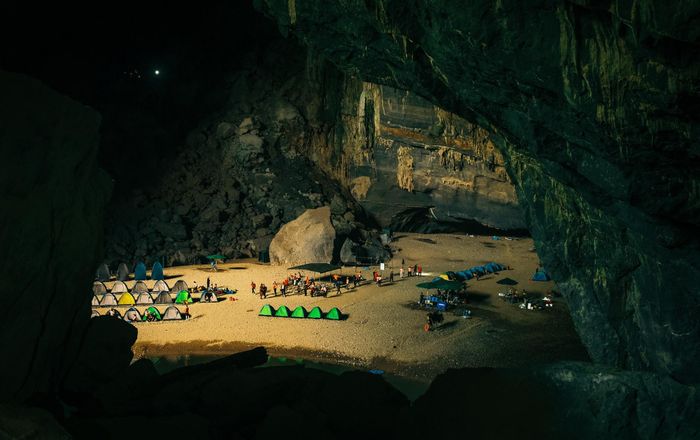 Hang Én là hang động lớn thứ 3 thế giới. Ảnh: Hoài Bảo.