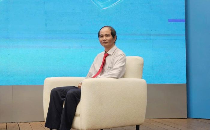  PGS.TS Phạm Văn Quang, Trưởng khoa Hồi sức cấp cứu, Bệnh viện Nhi đồng 1 (TP.HCM) tại tọa đàm. Ảnh: Nguyễn Thuận. 