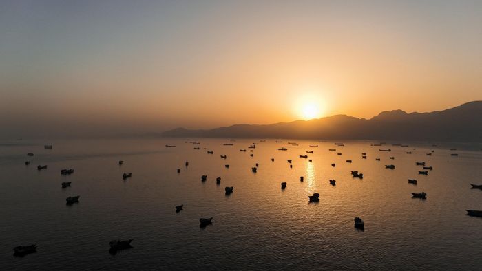  Eo biển Hormuz là nơi đang diễn ra cuộc chiến tiêu hao kinh tế giữa Mỹ và Iran. Ảnh: Reuters. 