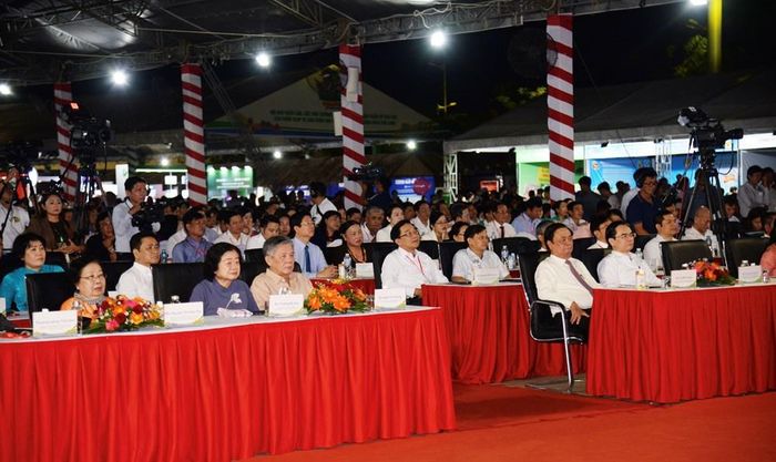 Các đại biểu dự Lễ khai mạc