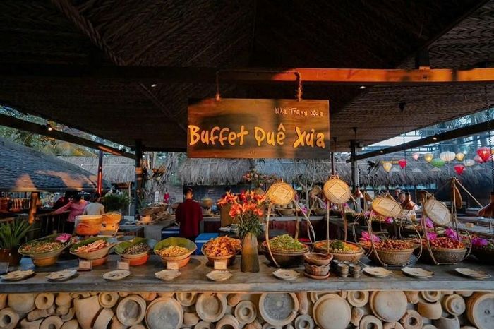 Hội hè Nha Trang Xưa có lợi thế khi kết hợp được yếu tố văn hóa truyền thống, ẩm thực, nghệ thuật và trải nghiệm dành cho gia đình, bạn trẻ