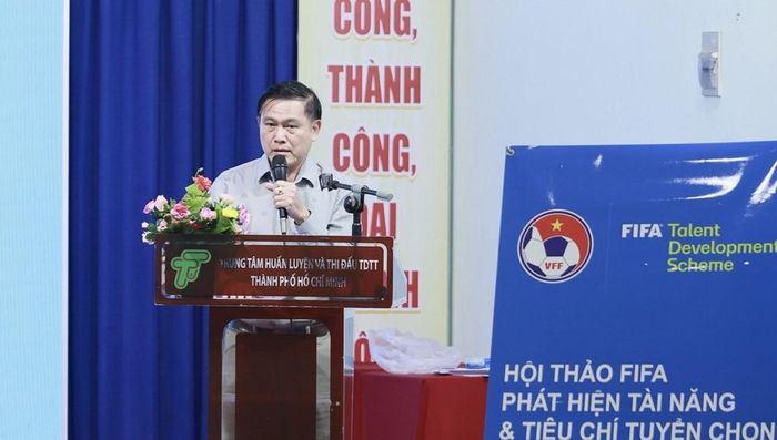 Phó Chủ tịch VFF Trần Anh Tú phát biểu tại Lễ khai mạc