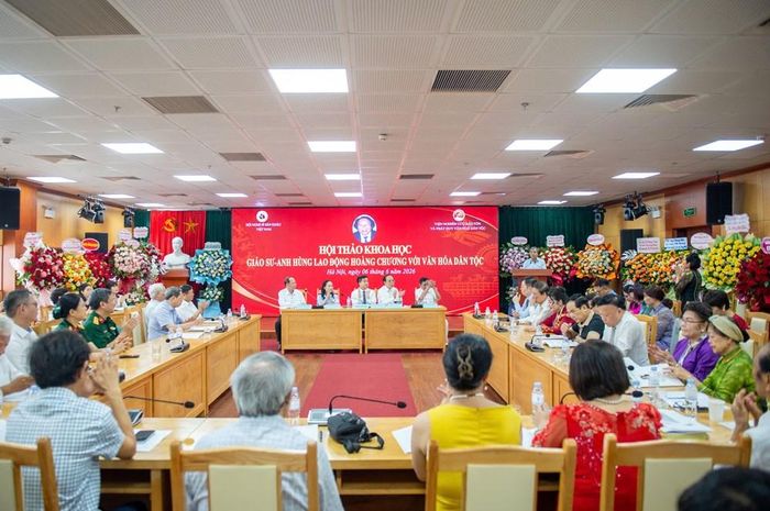 Hội thảo khoa học “Giáo sư - Anh hùng Lao động Hoàng Chương với văn hóa dân tộc" tổ chức nhân dịp kỉ niệm một năm ngày mất của ông