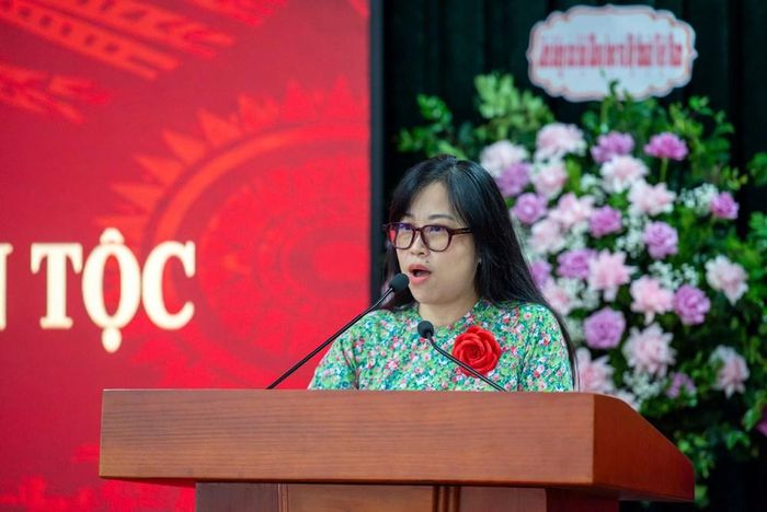 Nghệ sĩ Mai Tuyết Hoa chia sẻ tại Hội thảo