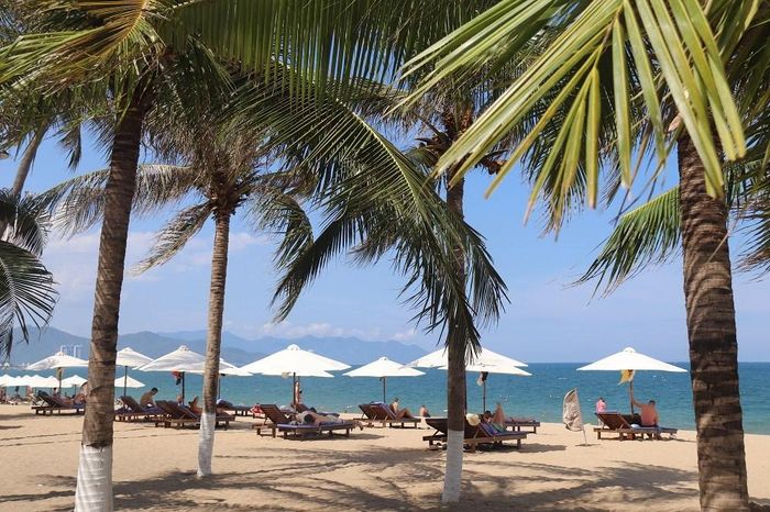 Biển Nha Trang rất đẹp, được đánh giá rất phù hợp cho nhiều bối cảnh phim