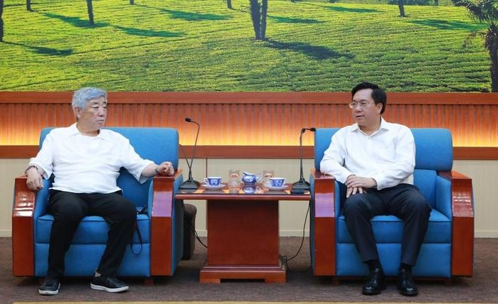 Chủ tịch UBND tỉnh Phú Thọ Trần Duy Đông phát biểu tại buổi làm việc