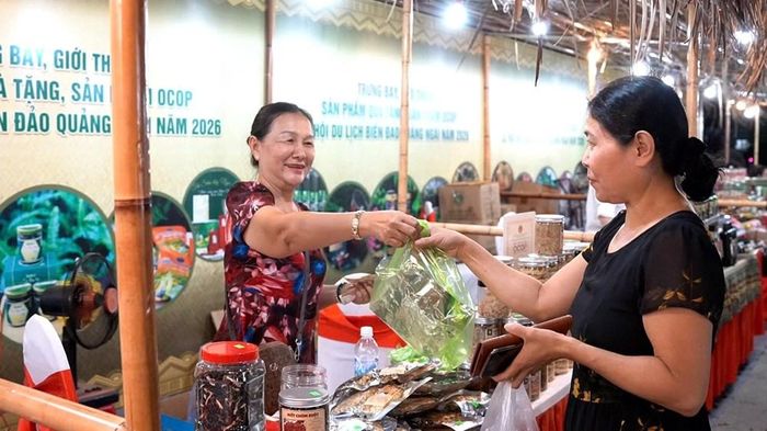 Các sản phẩm OCOP tiêu biểu của tỉnh được giới thiệu tại triển lãm, quảng bá tiềm năng kinh tế nông thôn gắn với phát triển du lịch