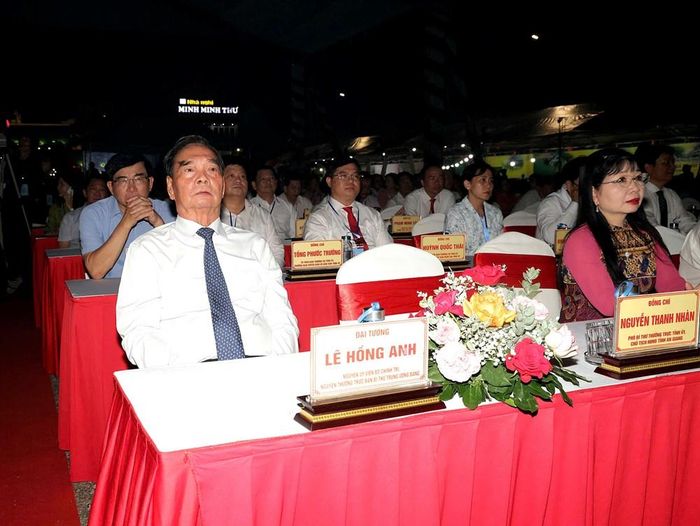 Đại tướng Lê Hồng Anh, nguyên Ủy viên Bộ Chính trị, nguyên Thường trực Ban Bí thư Trung ương Đảng và các đại biểu tham dự Lễ khai hội