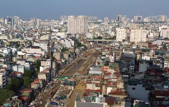 Điểm đầu giao với đường Cát Linh - La Thành - Yên Lãng tại Hoàng Cầu đang được nhà thầu thi công đảm bảo tiến độ đề ra. Ảnh: Quốc Khánh - TTXVN