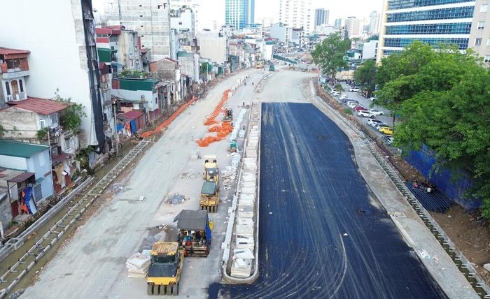 Nhiều hạng mục của dự án đang được nhà thầu gấp rút triển khai. Ảnh: Quốc Khánh - TTXVN