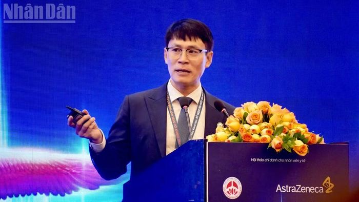 Phó Giáo sư, Tiến sĩ, bác sĩ Lê Khắc Bảo, Phó Giám đốc Bệnh viện Đại học Y dược Thành phố Hồ Chí Minh.