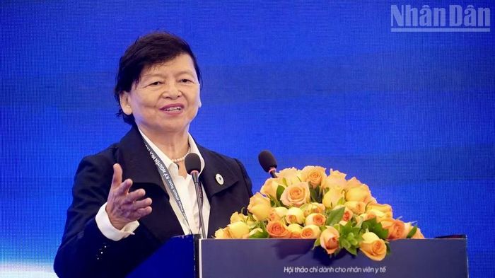 Phó Giáo sư, Tiến sĩ, bác sĩ Lê Thị Tuyết Lan, Chủ tịch Liên chi hội Hen-Dị ứng-Miễn dịch lâm sàng Thành phố Hồ Chí Minh.