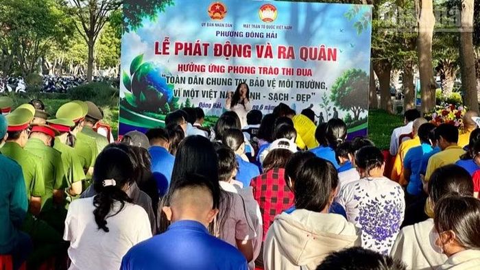 Phường Đông Hải (tỉnh Khánh Hòa) tổ chức lễ phát động và ra quân hưởng ứng phong trào thi đua "Toàn dân chung tay bảo vệ môi trường, vì một Việt Nam xanh-sạch-đẹp".