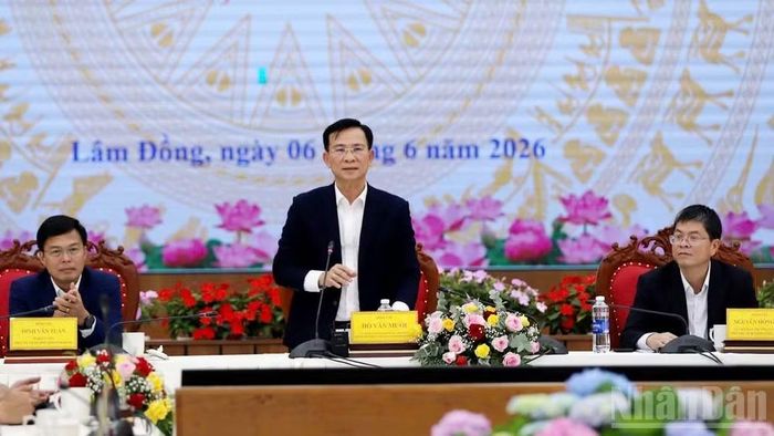 Chủ tịch Ủy ban nhân dân tỉnh Lâm Đồng Hồ Văn Mười nhấn mạnh, công bố điều chỉnh quy hoạch tỉnh đánh dấu xác lập tầm nhìn phát triển sang hành động cụ thể để hiện thực hóa các mục tiêu và khát vọng phát triển của tỉnh.