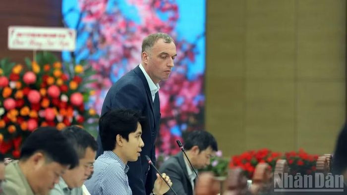Đại diện nhà đầu tư phát biểu ý kiến tại hội nghị.