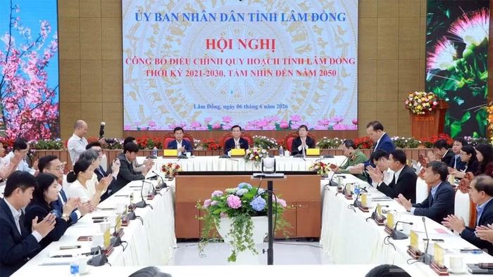 Quang cảnh hội nghị.