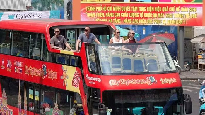 Thành phố Hồ Chí Minh luôn là điểm đến thu hút nhiều du khách quốc tế. (Ảnh: HOÀNG TRIỀU)