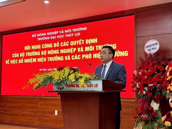Thứ trưởng Nông nghiệp và Môi trường Nguyễn Quốc Trị phát biểu ý kiến.