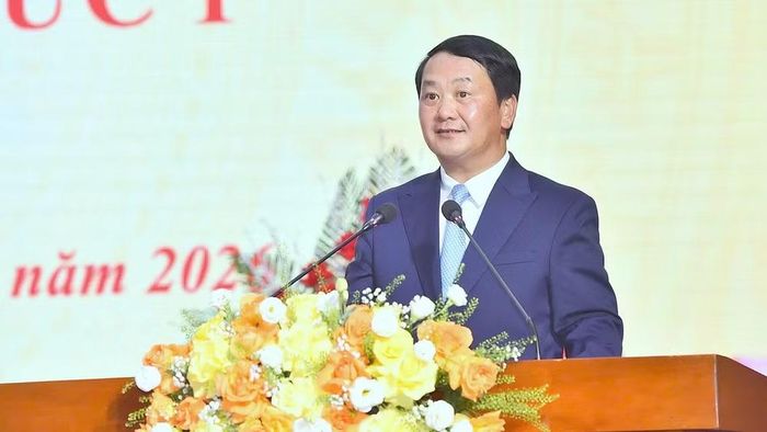 Đồng chí Hầu A Lềnh, Ủy viên Trung ương Đảng, Bí thư Tỉnh ủy Tuyên Quang phát biểu tại buổi lễ.