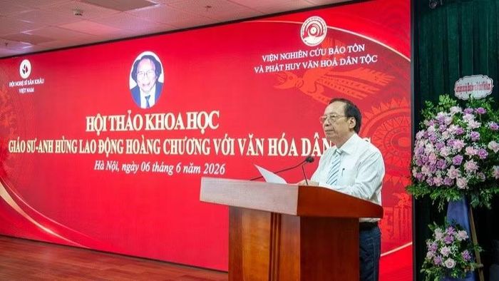 Nghệ sĩ Nhân dân Lê Tiến Thọ, Viện trưởng Viện Nghiên cứu bảo tồn và phát huy văn hóa dân tộc phát biểu.