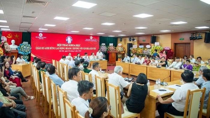 Toàn cảnh Hội thảo “Giáo sư, Anh hùng Lao động Hoàng Chương với văn hóa dân tộc”.