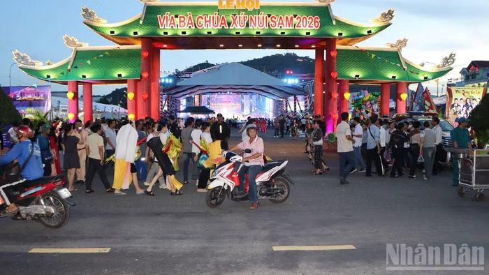 Đêm khai mạc lễ hội.