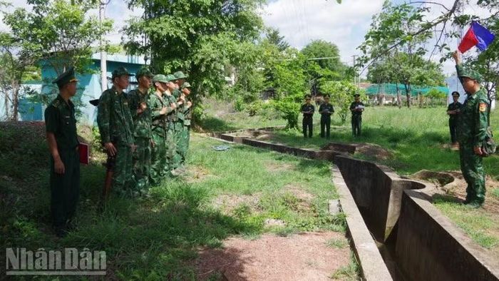 Kiểm tra huấn luyện chiến thuật Biên phòng.