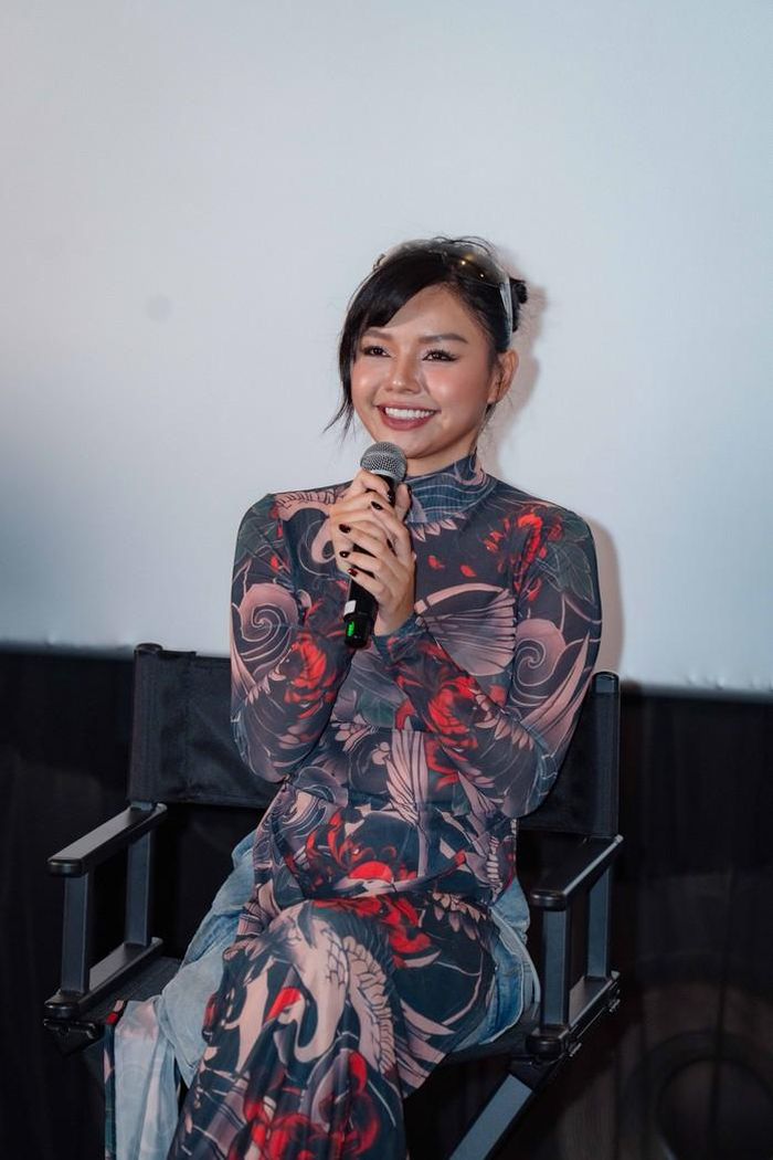 Chi Bảo vai Thư