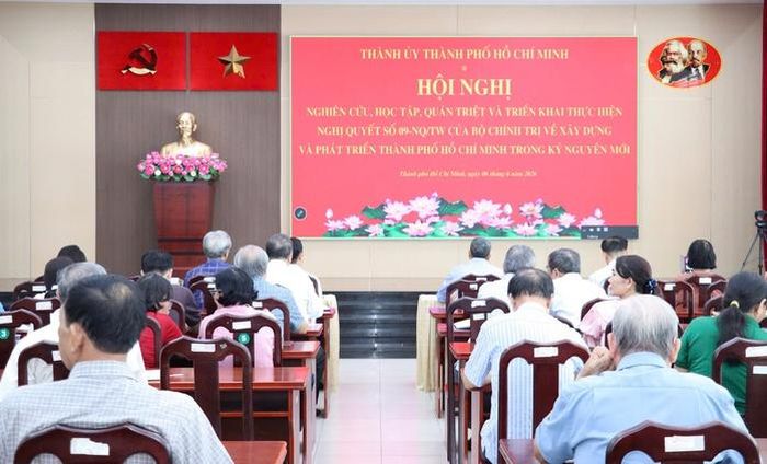 Hội nghị được kết nối từ điểm cầu Hội trường Thành ủy TPHCM
