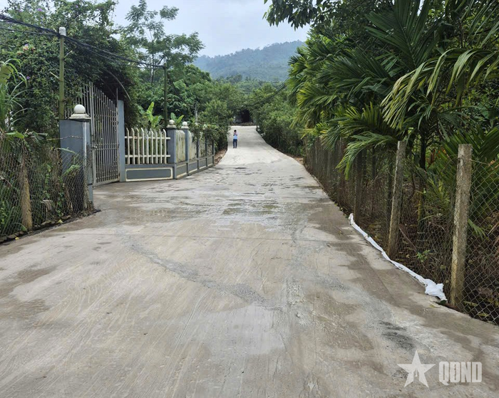 Tuyến đường giao thông nông thôn được hoàn thành và đưa vào sử dụng, góp phần tạo thuận lợi cho việc đi lại, giao thương của nhân dân thôn Độc Lập, xã Vị Xuyên. 