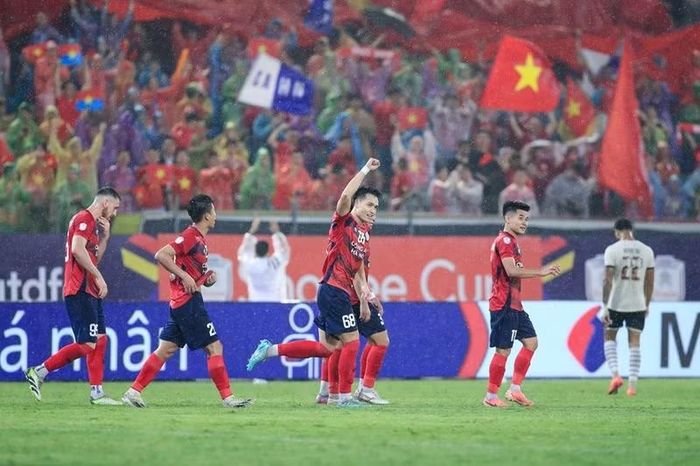 Theo kế hoạch, ba giải thưởng của Công An Hà Nội FC sẽ được trao trước trận gặp Thể Công Viettel ngày 7/6.