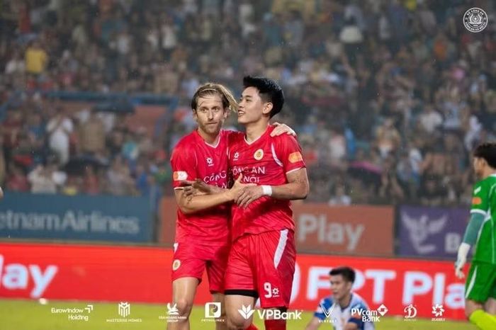 Đội bóng ngành Công an khẳng định sẵn sàng tạo điều kiện và chia sẻ lực lượng khi các cầu thủ được triệu tập lên đội tuyển quốc gia chuẩn bị cho AFF Cup dù phải thi đấu vòng loại Cúp C1. Ảnh: Công an Hà Nội.