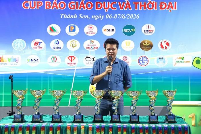 Ông Nguyễn Văn Dũng - Trưởng Văn phòng đại diện Báo GD&amp;TĐ khu vực Bắc Trung Bộ, Trưởng Ban Tổ chức phát biểu tại buổi lễ.