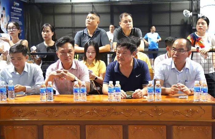 Các đại biểu, nhà tài trợ và các đơn vị đồng hành dự lễ khai mạc.