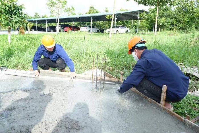 Chính sách học bổng sẽ tạo động lực tích cực cho sinh viên cả về vật chất lẫn tinh thần.