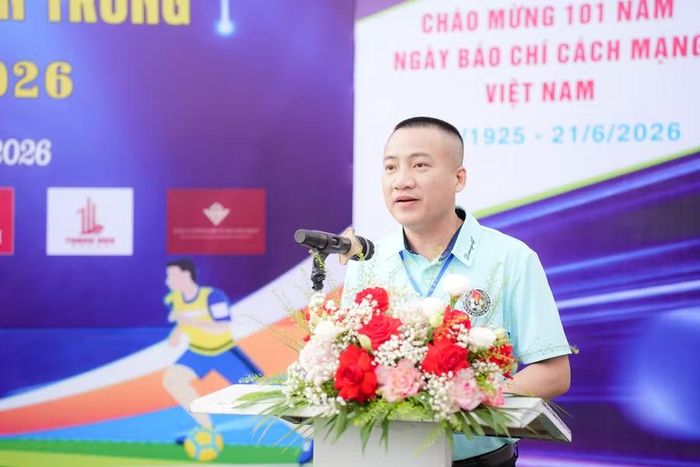 Nhà báo Phạm Minh Thùy, Trưởng Ban tổ chức giải phát biểu khai mạc giải đấu.