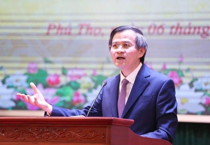 Ông Đoàn Minh Huấn - Ủy viên Bộ Chính trị, Giám đốc Học viện Chính trị Quốc gia Hồ Chí Minh phát biểu tại buổi lễ (ảnh Thanh Hòa).