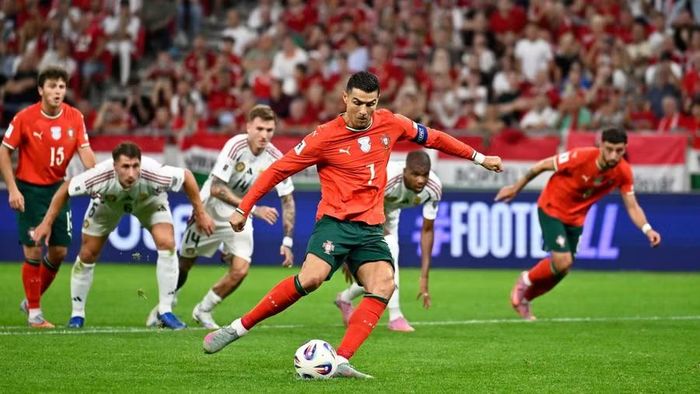 Tiền đạo Cristiano Ronaldo cũng dự World Cup lần thứ 6 cùng tuyển Bồ Đào Nha.