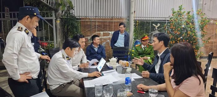Việc đề xuất hợp thức hóa sai phạm cho lò mổ này khiến dư luận đặt ra nhiều câu hỏi.