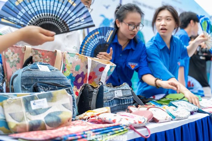 Theo đại diện Tỉnh Đoàn Quảng chương trình đã nhận được sự ủng hộ rất lớn từ người dân và khách du lịch. Các phần quà, vật phẩm tặng thưởng như túi, quạt... đều là từ vật liệu tái chế và thân thiện với môi trường.