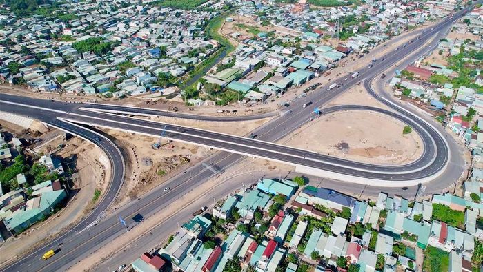 Việc đưa nút giao Long Thành vào khai thác đồng bộ góp phần giảm áp lực lưu thông cho đoạn đầu Cao tốc Biên Hòa - Vũng Tàu (TP Đồng Nai)