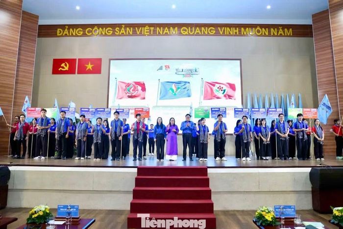 Hơn 400 sinh viên tình nguyện TPHCM sẽ tham gia các đội hình chuyên sâu hỗ trợ chuyển đổi số tại Lâm Đồng.