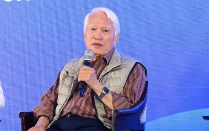 PGS.TS Nguyễn Chu Hồi (bên phải) - Phó Chủ tịch Hội Thủy sản Việt Nam: Cần tiếp tục hoàn thiện công cụ quy hoạch không gian biển để phân bổ hợp lý các hoạt động kinh tế trên biển, tránh tình trạng chồng lấn hoặc xung đột giữa nuôi biển, du lịch, bảo tồn, năng lượng tái tạo ngoài khơi và giao thông hàng hải.