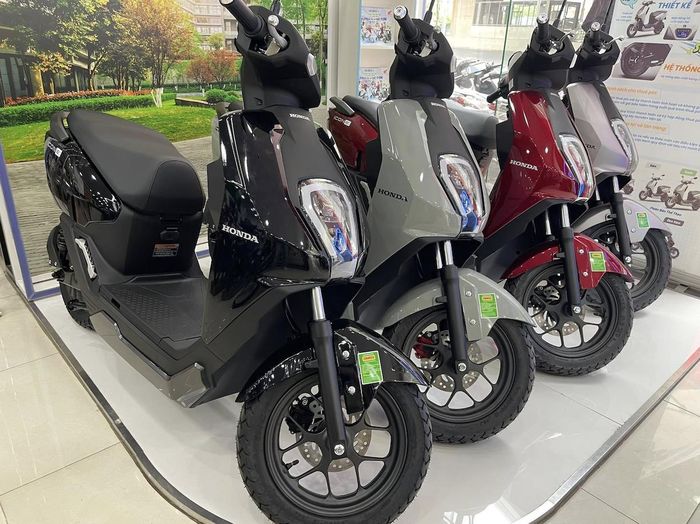 Giá thực tế của Honda ICON e: hiện chỉ còn 15,5-15,9 triệu đồng, thấp nhất kể từ khi mẫu xe này xuất hiện tại Việt Nam.