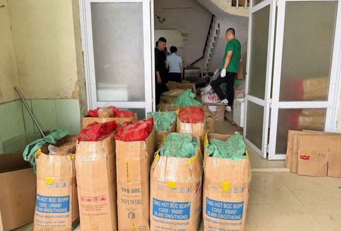 Sản phẩm giả cơ quan chức năng thu giữ được. Ảnh: CACC
