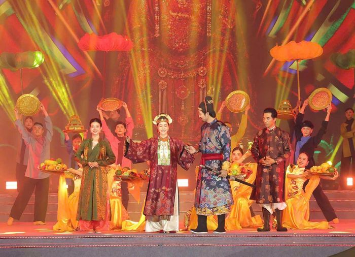 Lễ hội Vía Bà Chúa Xứ núi Sam giữ một vai trò quan trọng, trong đời sống văn hóa tinh thần của người dân An Giang.